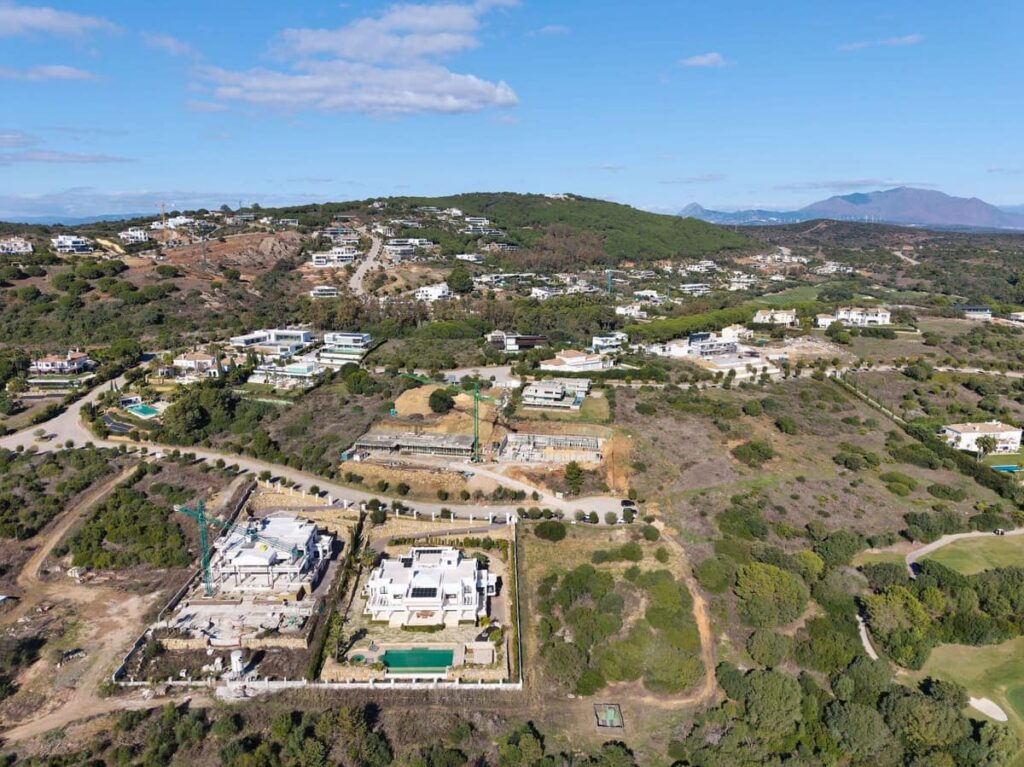 Kavel in Sotogrande — Lavandastraat met zee- en golfzicht in Sotogrande - hoofdfoto