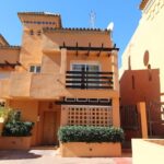 Halfvrijstaande villa met privézwembad in The Golden Mile