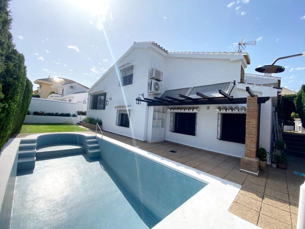 Vrijstaande villa met 3 slaapkamers in Fuengirola in Fuengirola - hoofdfoto
