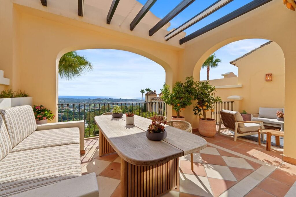 Luxe penthouse met panoramisch uitzicht in Buenavista, La Quinta (Benahavís) in Benahavís - hoofdfoto