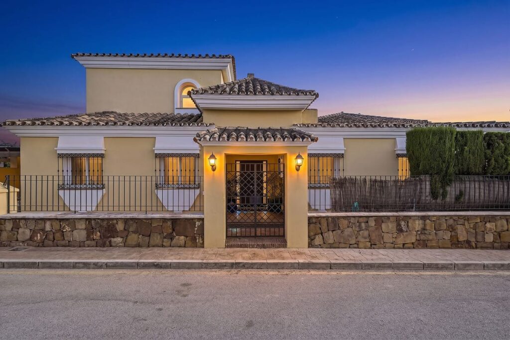 Villa met 3 slaapkamers aan het strand in Bahía de Marbella in Bahía de Marbella - hoofdfoto