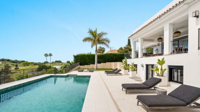 5-slaapkamer frontline golf villa in El Paraiso