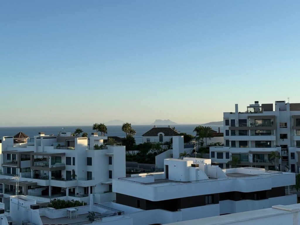 3-slaapkamer penthouse in Estepona met privé dakterras en jacuzzi in Estepona - hoofdfoto