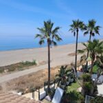 Exclusieve semi-vrijstaande villa aan het strand in Estepona