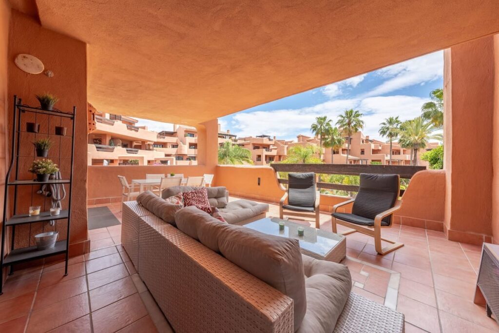 Elegante 2-slaapkamer appartement aan het strand in Estepona in Estepona - hoofdfoto