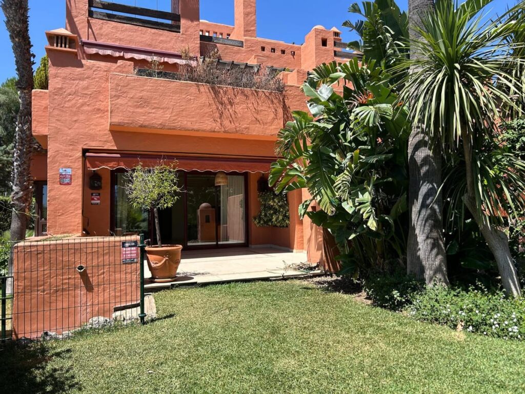 4-slaapkamer villa aan Marbella Golden Mile in The Golden Mile - hoofdfoto