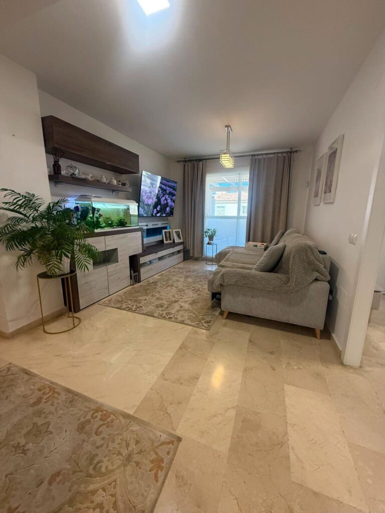 Ruime halfvrijstaande villa met 4 slaapkamers in Torremolinos in Torremolinos - hoofdfoto