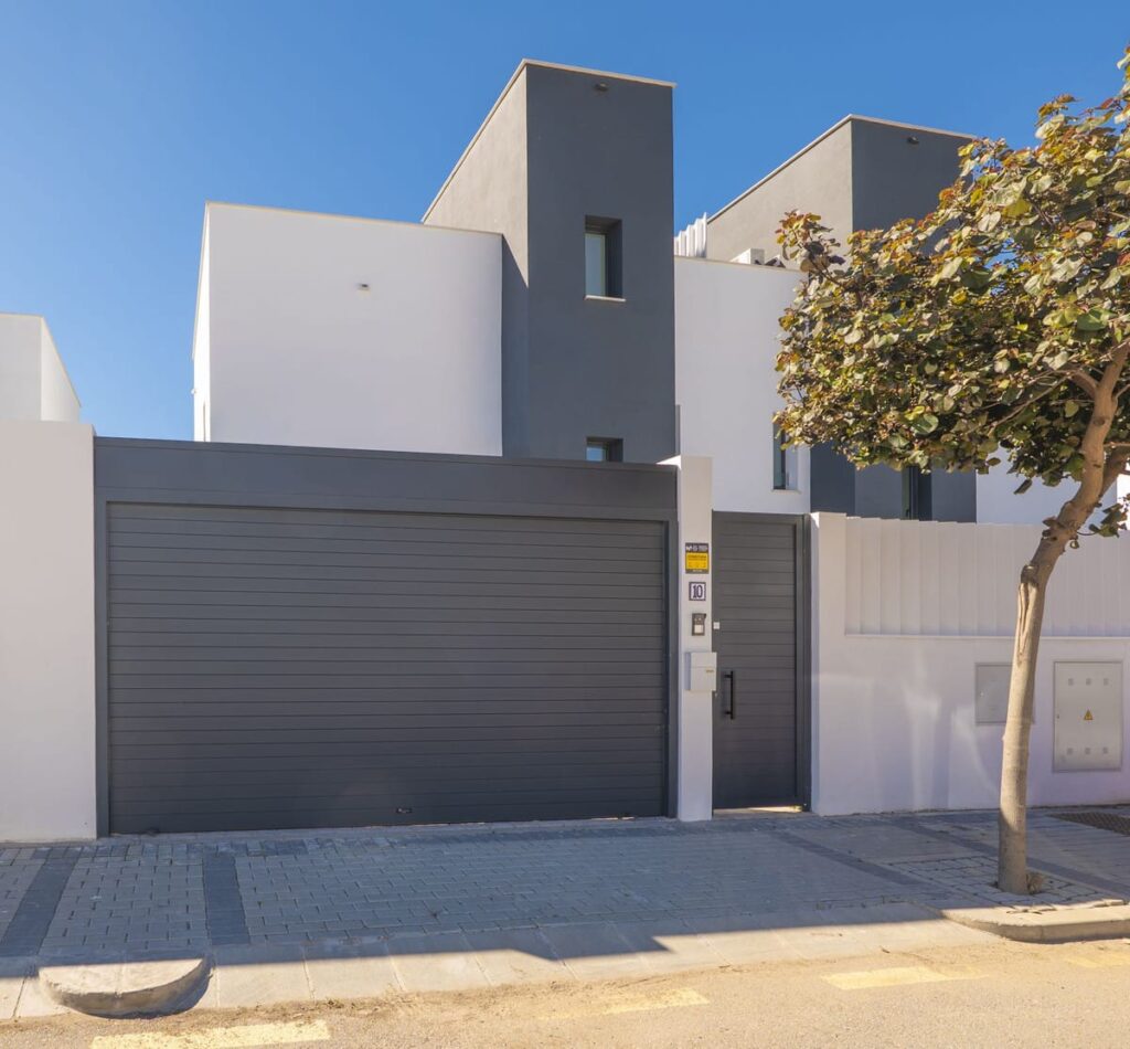 Vrijstaande villa met 3 slaapkamers in Estepona in Estepona - hoofdfoto