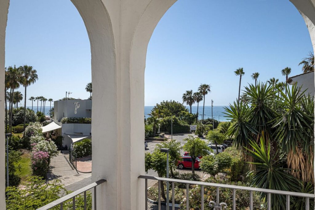 Exclusief gerenoveerd appartement in Costalita, op slechts 100 meter van het strand in Costalita - hoofdfoto