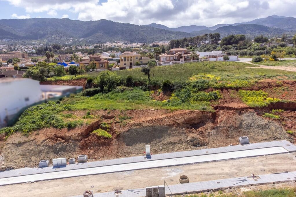 Kavel in Alhaurín de la Torre – 721 m², volledig voorzien in Alhaurín de la Torre - hoofdfoto