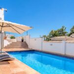 Huis met 4 slaapkamers in Nueva Andalucía
