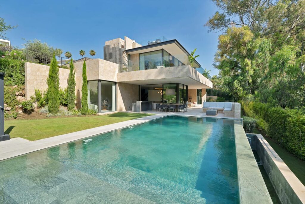 Villa Maryna: exclusieve moderne villa in La Cerquilla, Marbella in Marbella - hoofdfoto