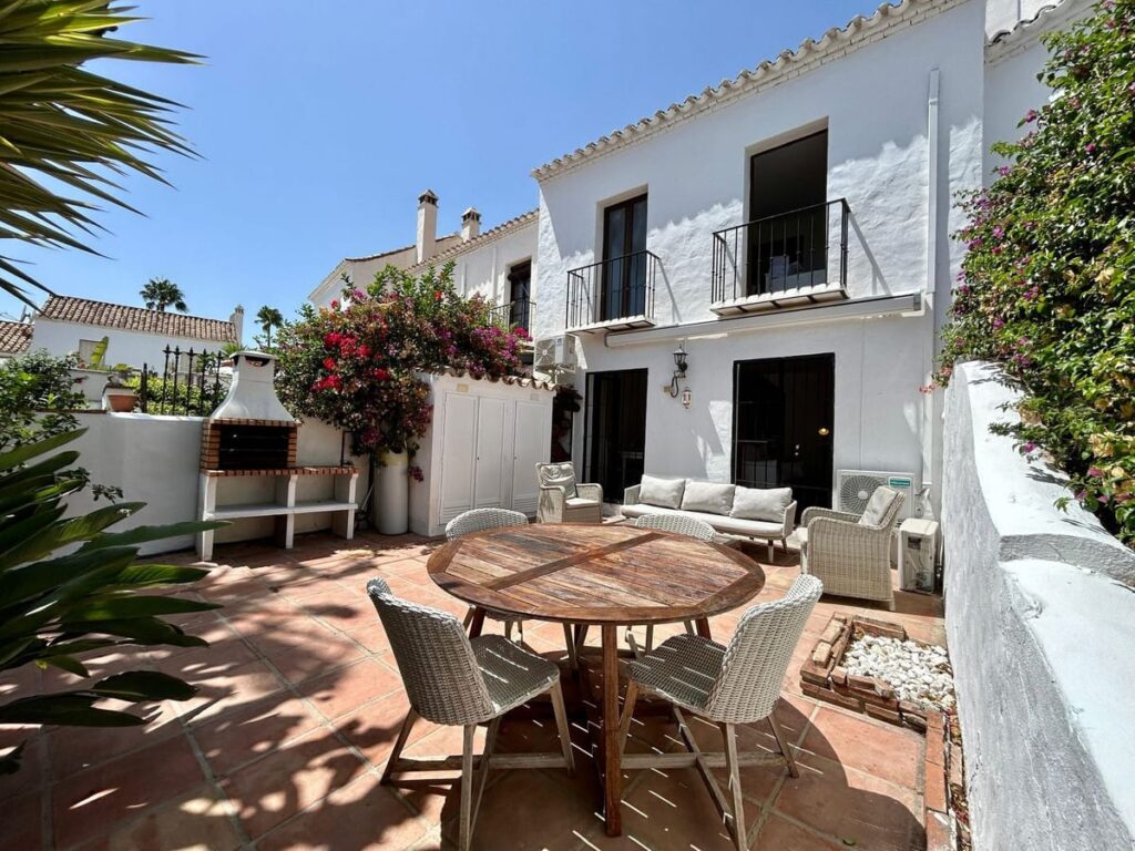 2-slaapkamer stadswoning in Nueva Andalucía met toeristische verhuurlicentie in Nueva Andalucía - hoofdfoto