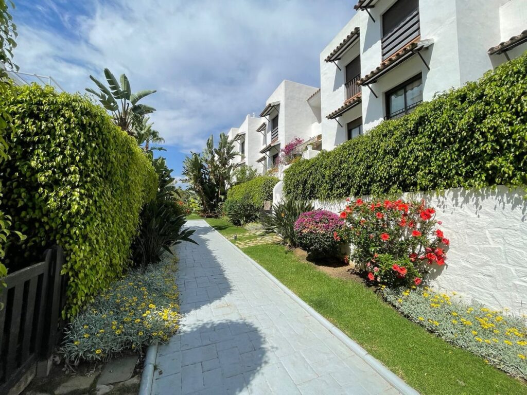 Appartement met 1 slaapkamer in Selwo (Estepona) – 76 m2 wonen + 48 m2 privé tuin in Selwo - hoofdfoto
