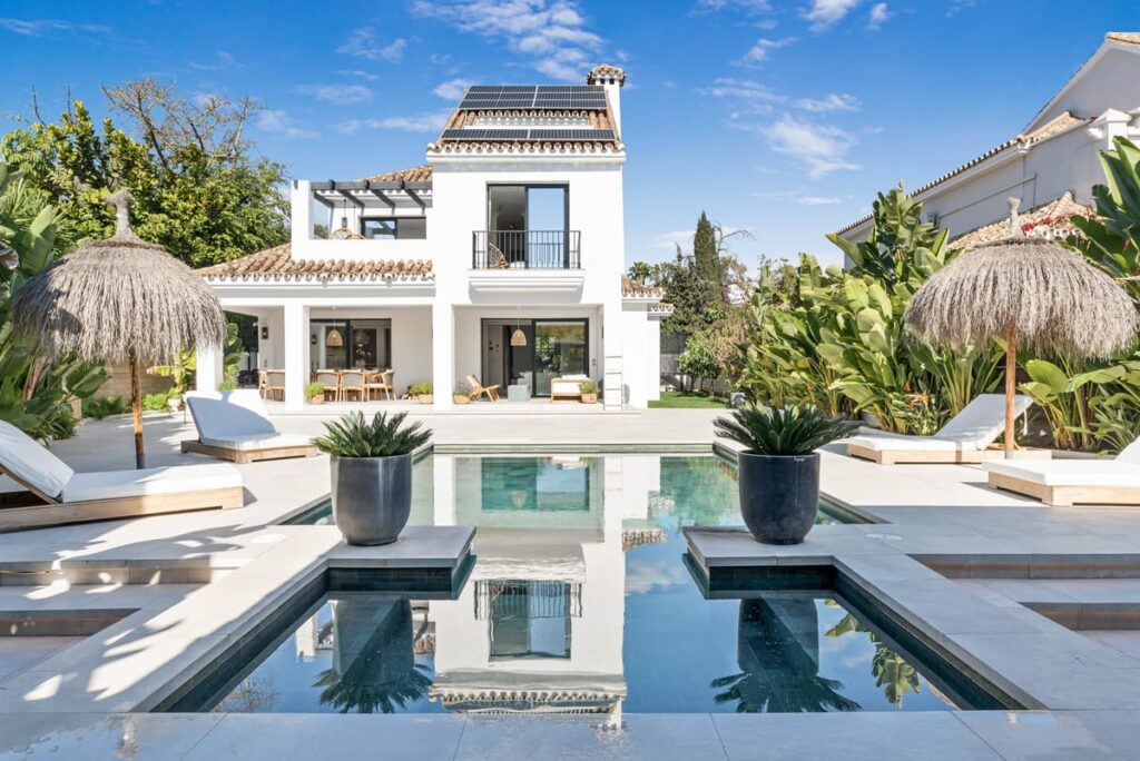 6 bedroom House in Nueva Andalucía in Nueva Andalucía - hoofdfoto