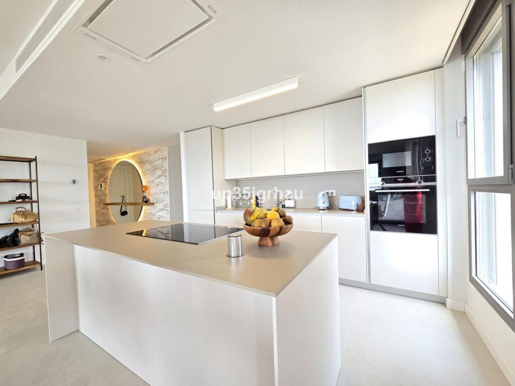 3-slaapkamer appartement in Estepona - hoofdfoto