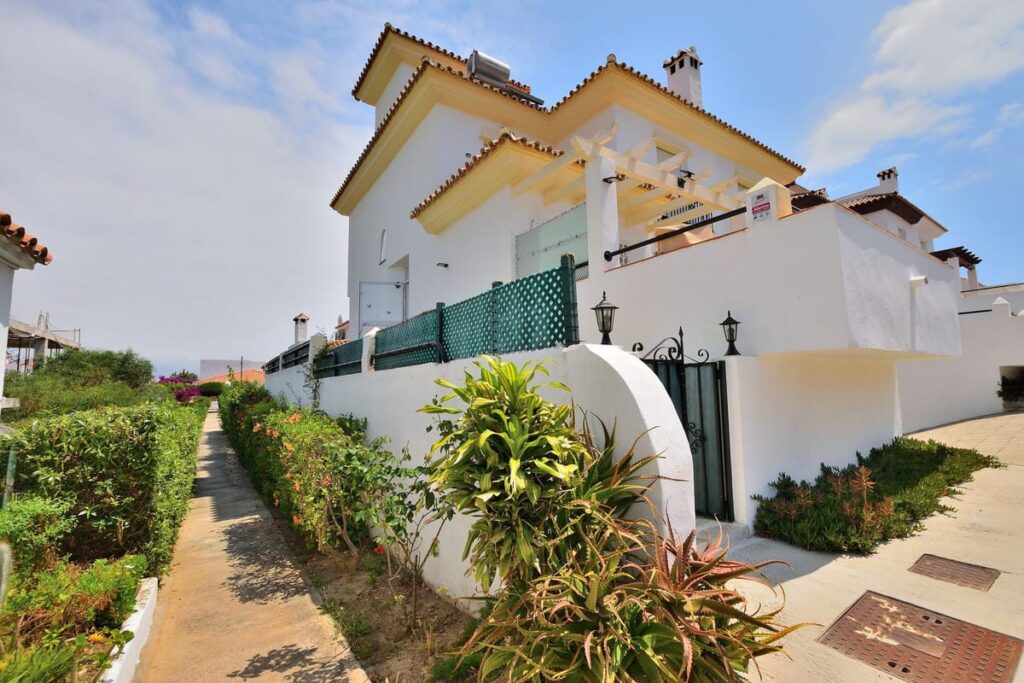 Halfvrijstaande woning met zee- en bergzicht in Princesa Kristina – San Luis de Sabinillas in San Luis de Sabinillas - hoofdfoto