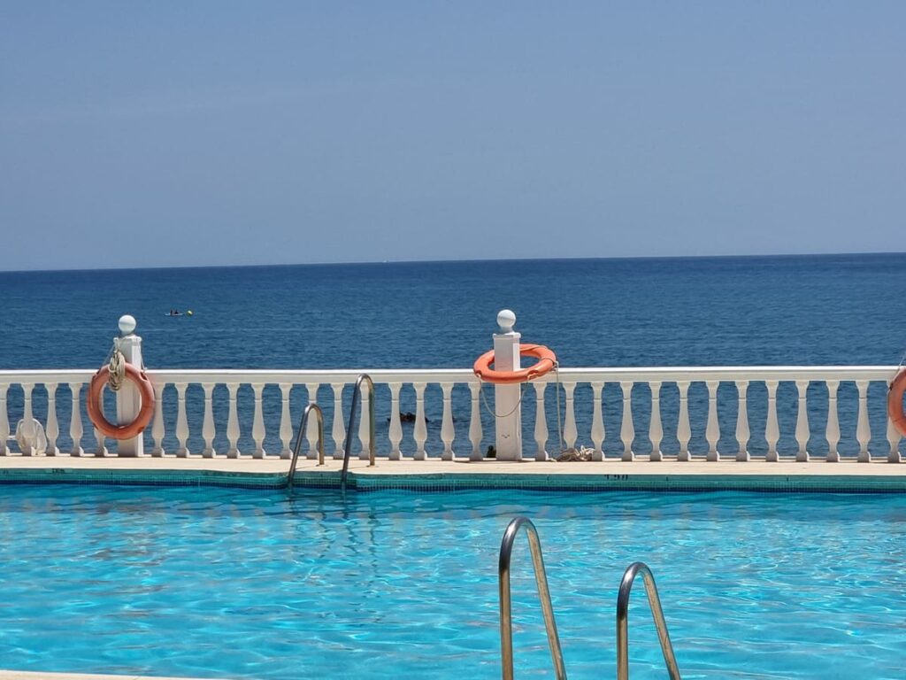 1-slaapkamerappartement direct aan het strand in Riviera del Sol in Riviera del Sol - hoofdfoto