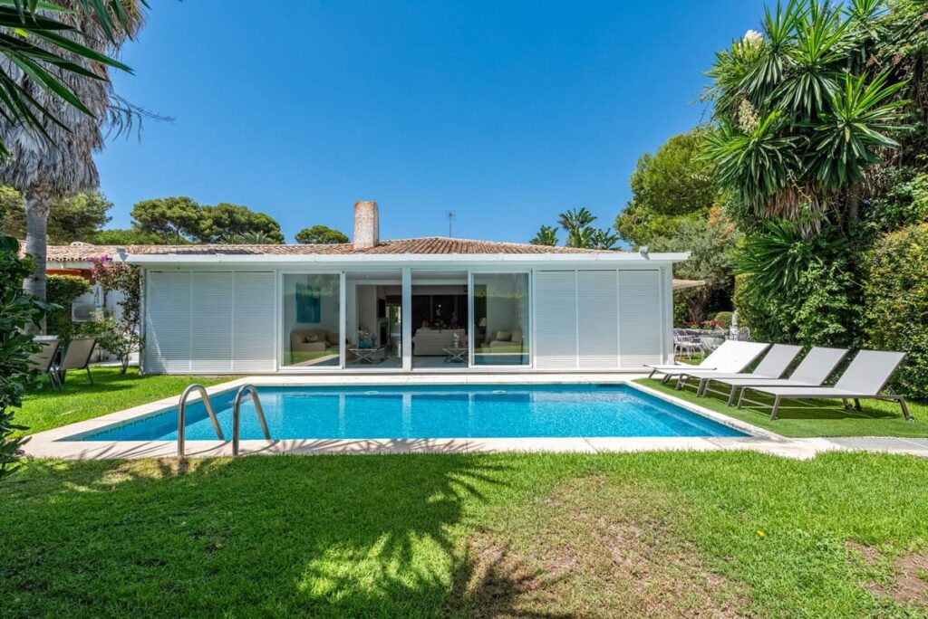 7 bedroom House in Los Monteros in Los Monteros - hoofdfoto