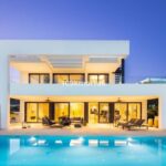 Vijf-slaapkamer villa in Nueva Andalucía (Golf Valley)