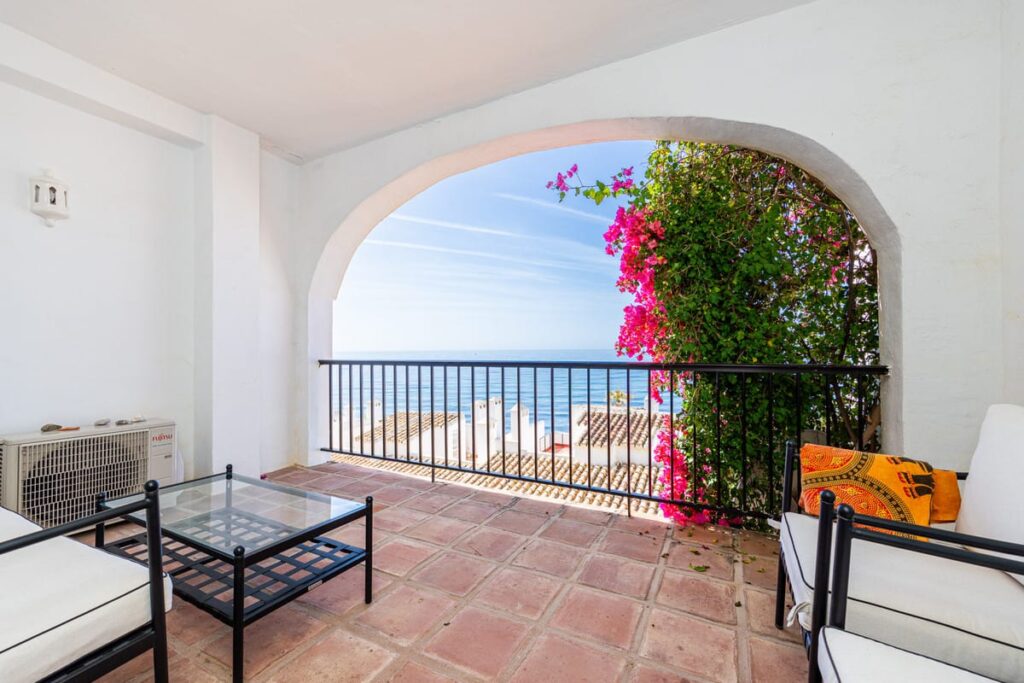 Twee-slaapkamer duplex aan het strand in Calahonda in Calahonda - hoofdfoto