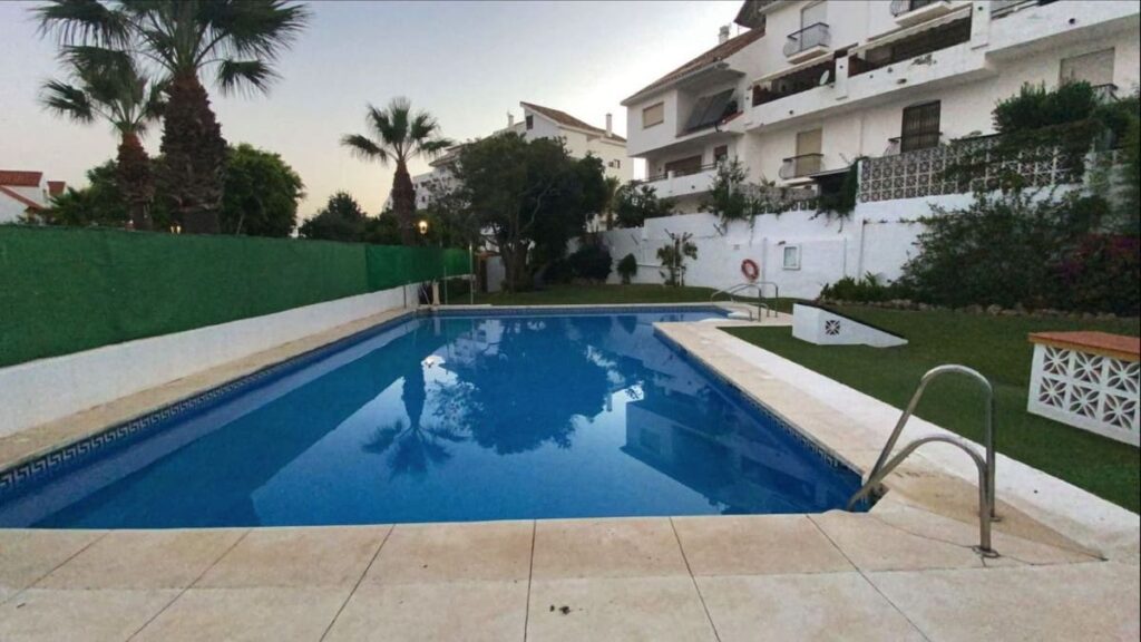 4-slaapkamer stadswoning met privégarage in Estepona – Las Mesas in Estepona - hoofdfoto