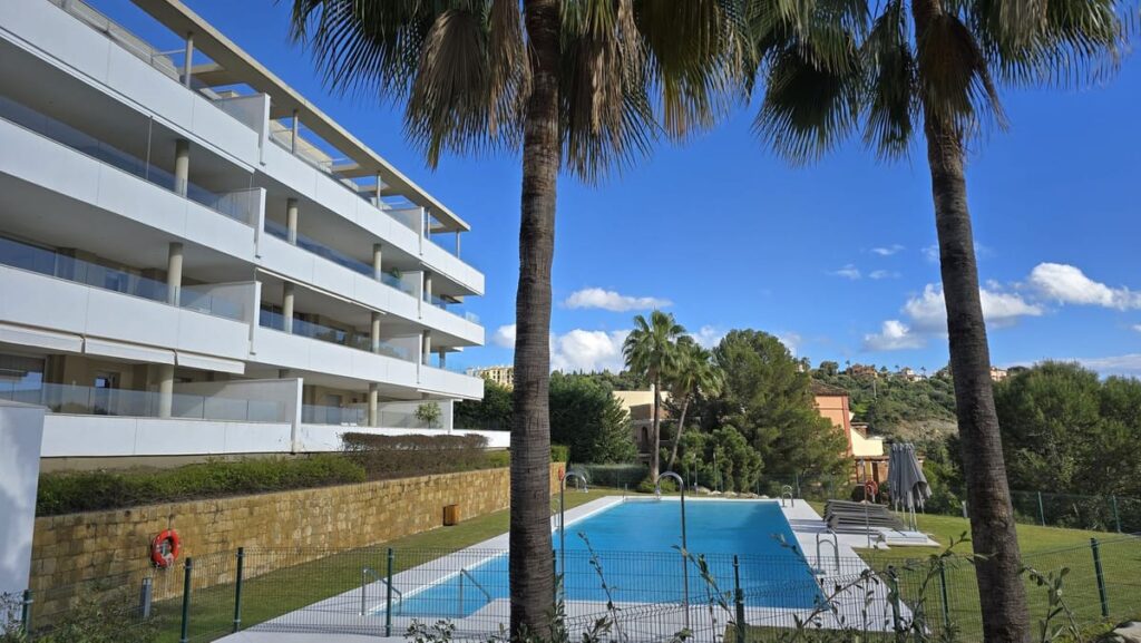 3-slaapkamer appartement in Benahavís in Los Arqueros - hoofdfoto