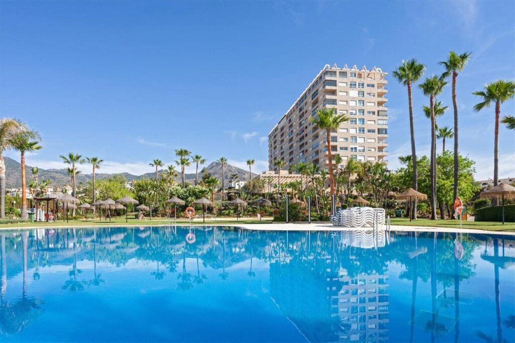 Appartement met zeezicht en directe strandtoegang in Benalmádena met 1 slaapkamer in Benalmadena - hoofdfoto
