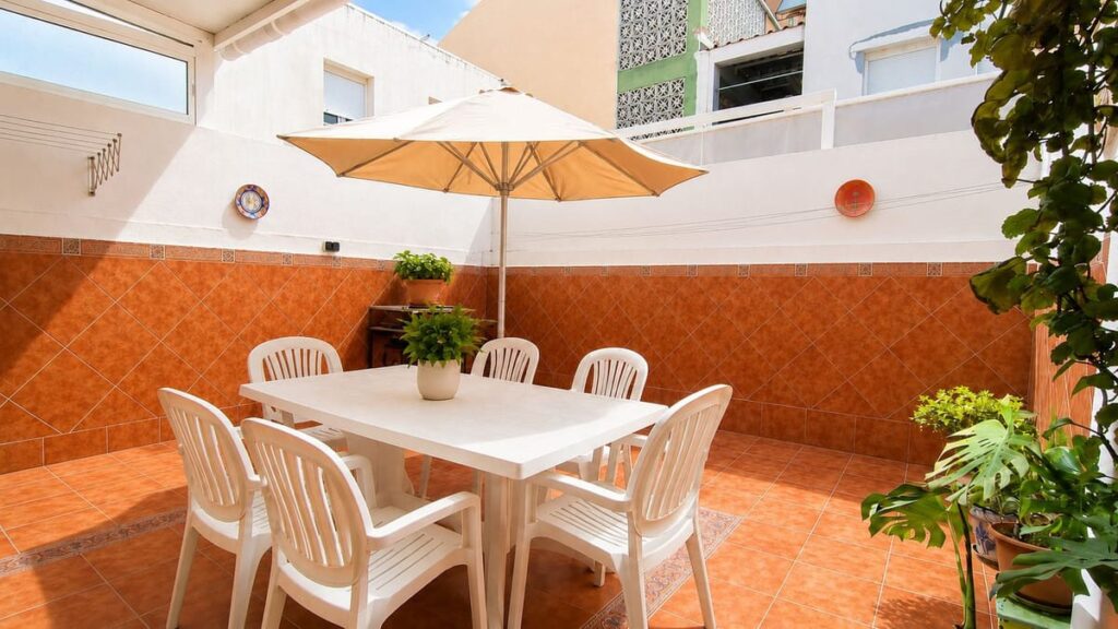 4-slaapkamer stadswoning in La Línea in La Línea - hoofdfoto