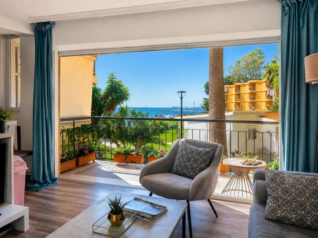 Drie slaapkamers appartement aan Playa Bella, Estepona in Estepona - hoofdfoto