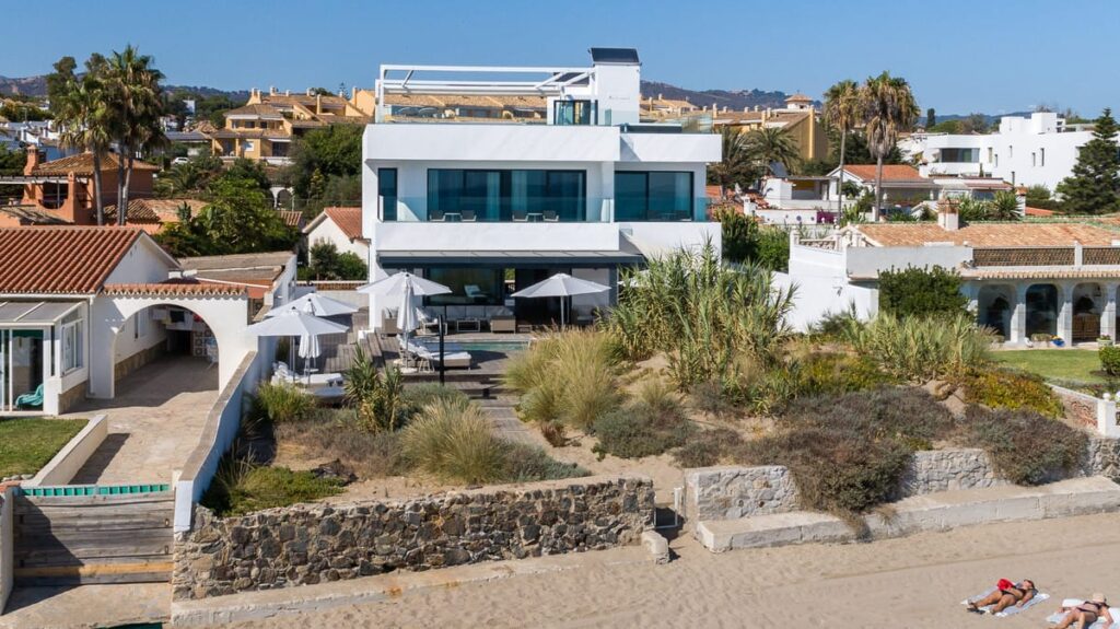 6 bedroom House in Costabella in Costabella - hoofdfoto