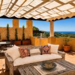 Penthouse duplex met panoramisch zee-, golf- en bergzicht in Los Arqueros, Benahavís