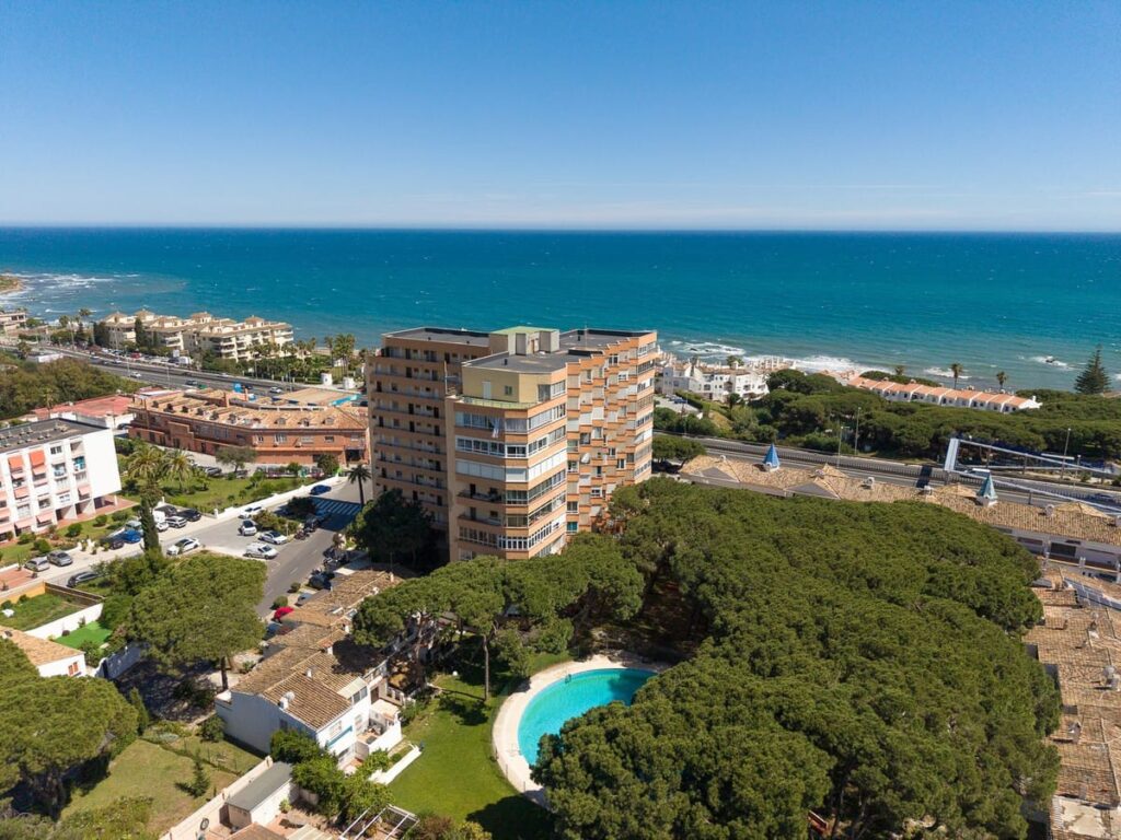1-slaapkamer appartement met zeezicht in Calypso, Calahonda – renovatiemogelijkheid in Calypso - hoofdfoto
