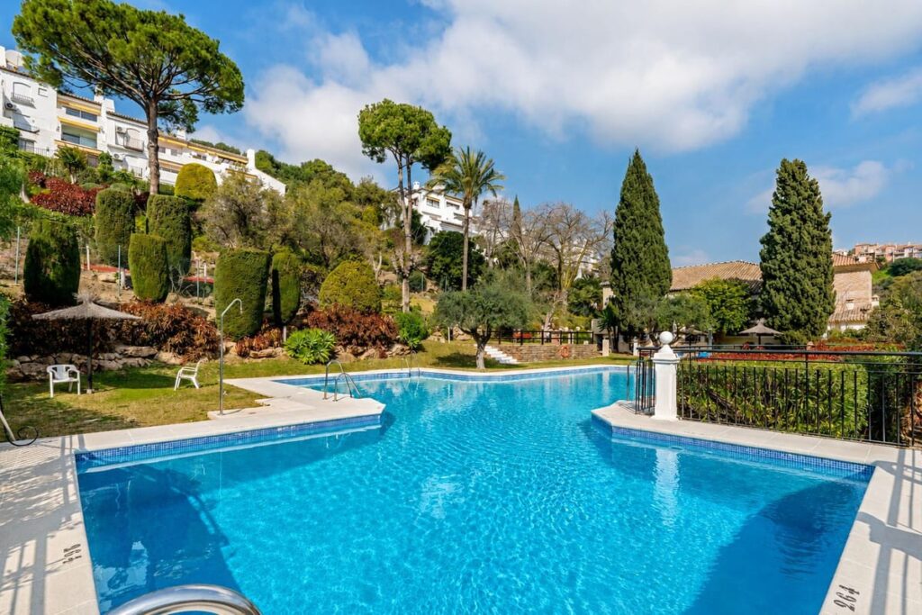 Penthouse met 2 slaapkamers in Los Almendros, Benahavís in Los Almendros - hoofdfoto