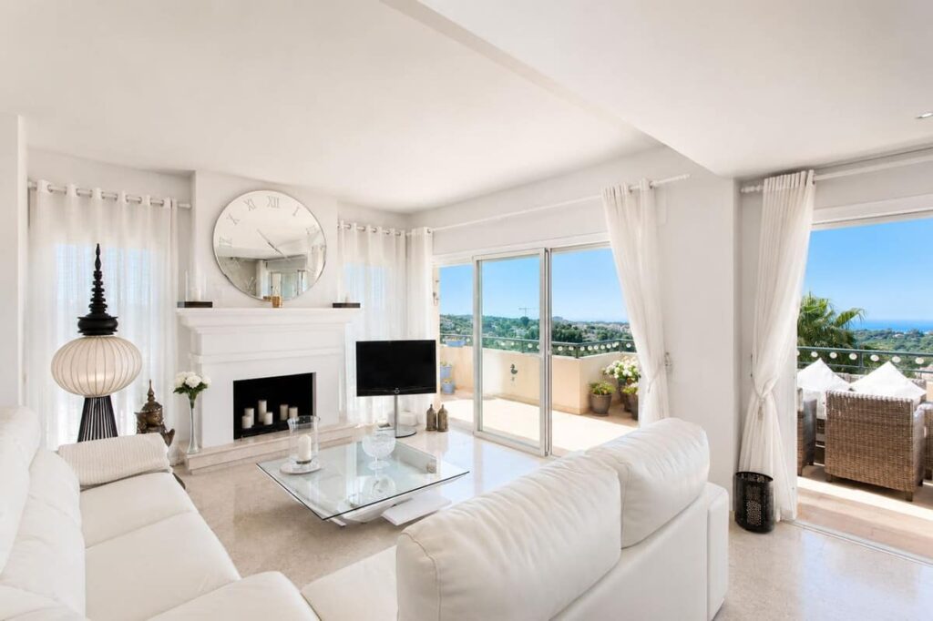 Luxueus hoekpenthouse duplex met panoramisch zeezicht in Elviria Hills, Marbella Oost in Elviria - hoofdfoto