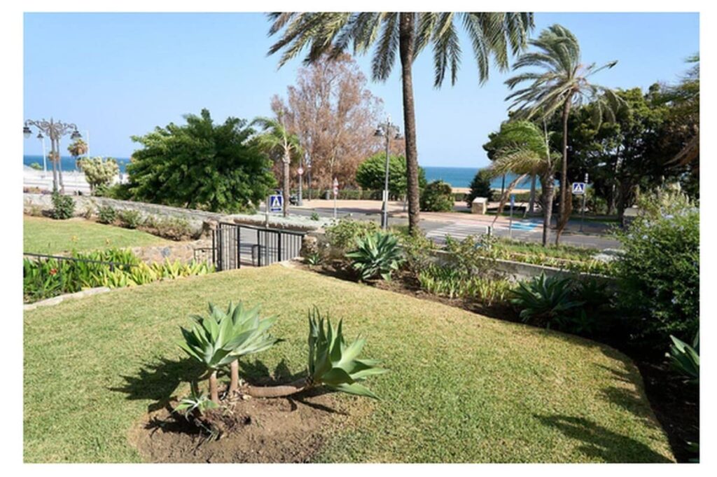 Appartement met drie slaapkamers aan het strand in Estepona in Estepona - hoofdfoto