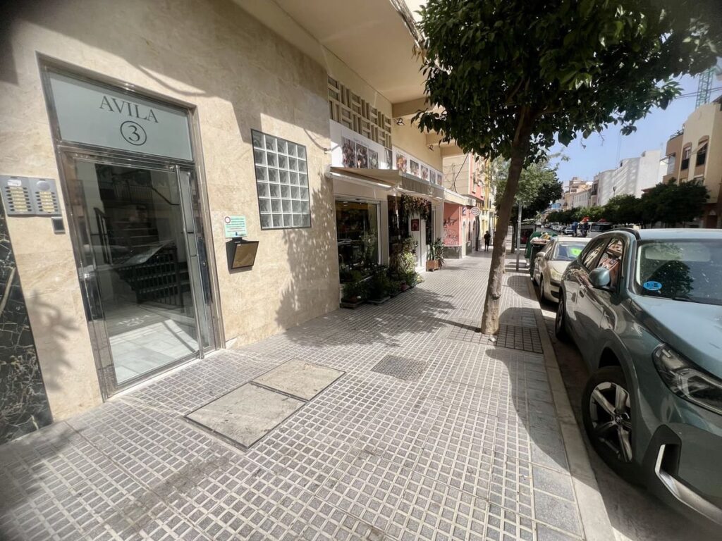 Licht 3-slaapkamerappartement in Málaga historisch centrum – ideaal voor studenten en lange termijn wonen in Málaga - hoofdfoto