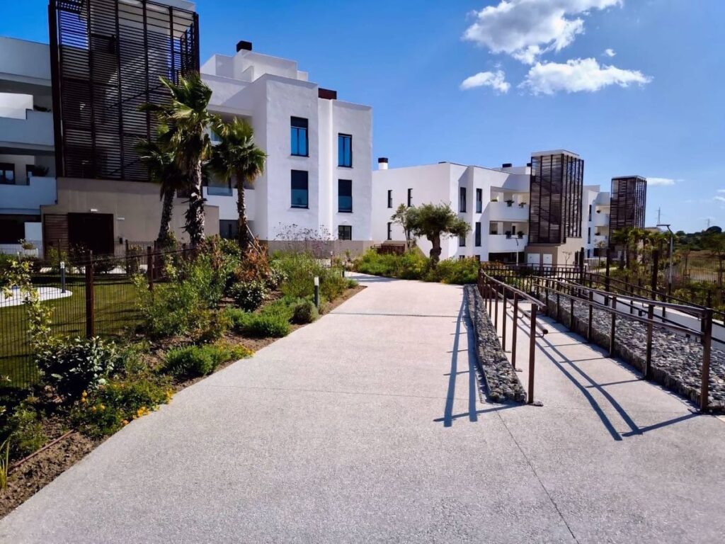 Exclusief duplex-penthouse met panoramische terrassen en zeezicht in Bel-Air, Estepona in Bel Air - hoofdfoto