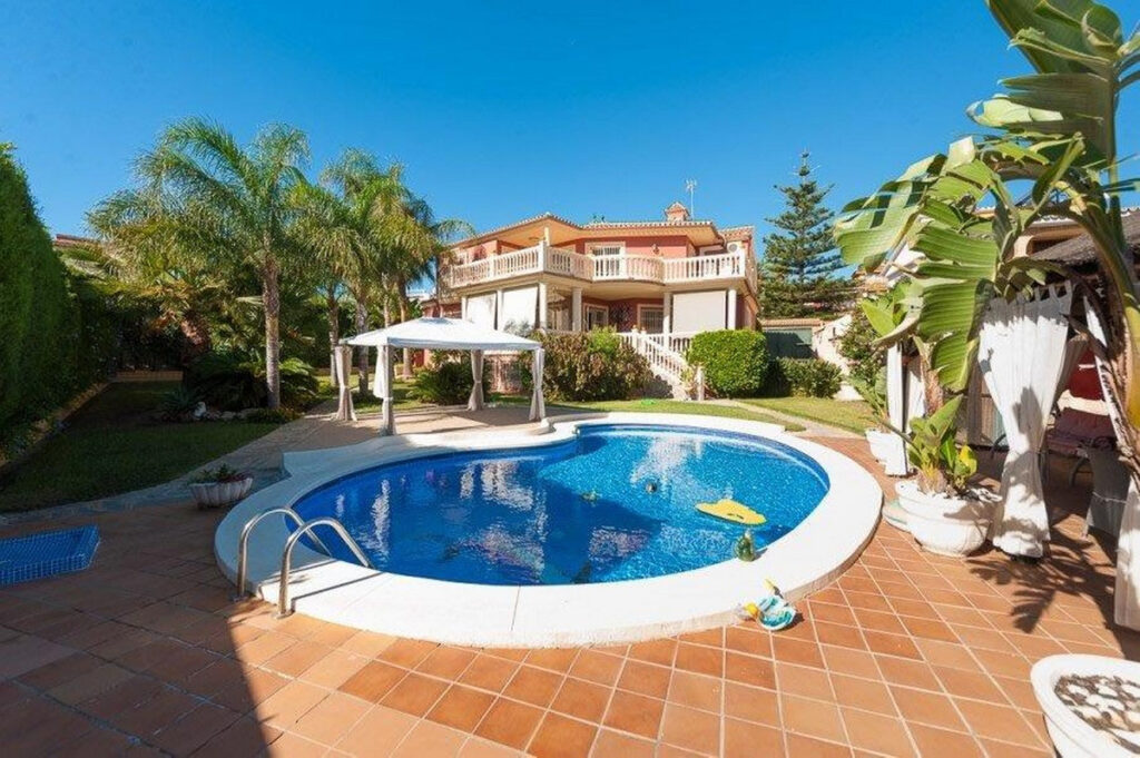Villa met 4 slaapkamers in Playamar in Playamar - hoofdfoto