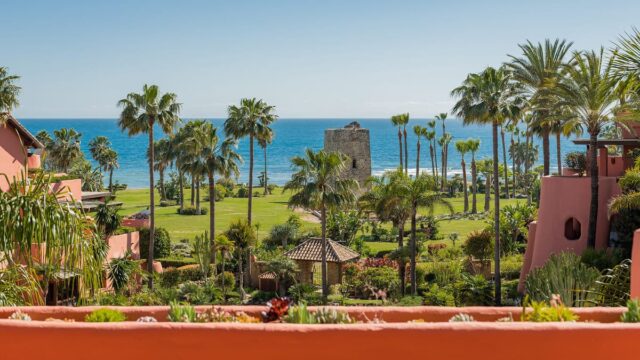 3-slaapkamer penthouse aan het strand in Torre Bermeja, Estepona
