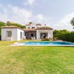 4 bedroom House in Elviria