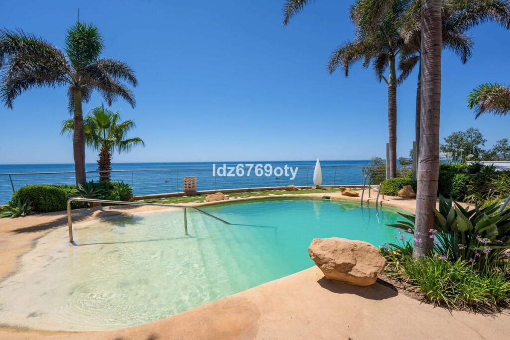 Exclusief appartement aan het strand met 3 slaapkamers in Torrequebrada, Benalmádena Costa in Benalmadena Costa - hoofdfoto