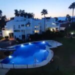 Drie-slaapkamer appartement in Elviria, Málaga
