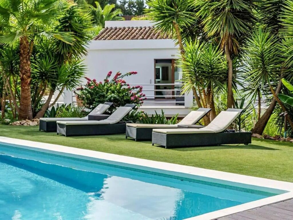Vrijstaande villa met 5 slaapkamers in El Rosario, Marbella in El Rosario - hoofdfoto