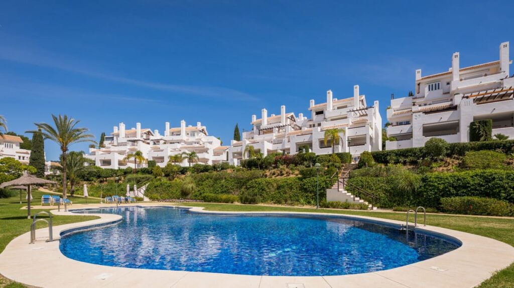 Drie-slaapkamerappartement in Los Monteros in Los Monteros - hoofdfoto