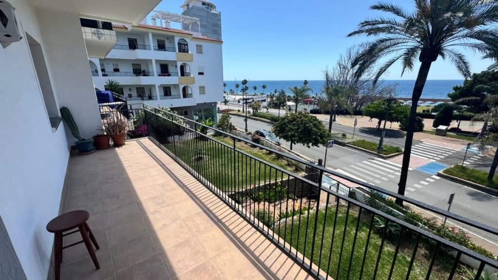 Drie-slaapkamerappartement in Estepona in Estepona - hoofdfoto