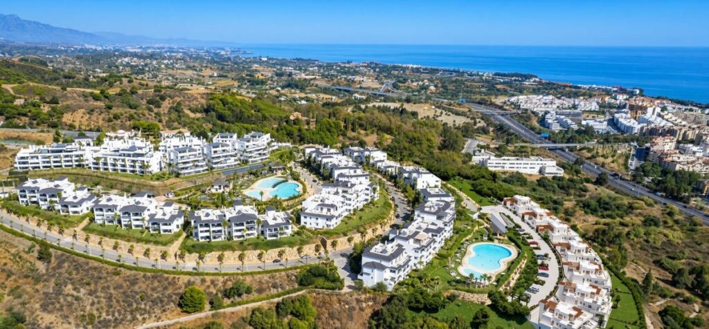 Exclusief 2-slaapkamerappartement met privé tuin en zeezicht – Mirador de Estepona Hills in Estepona - hoofdfoto