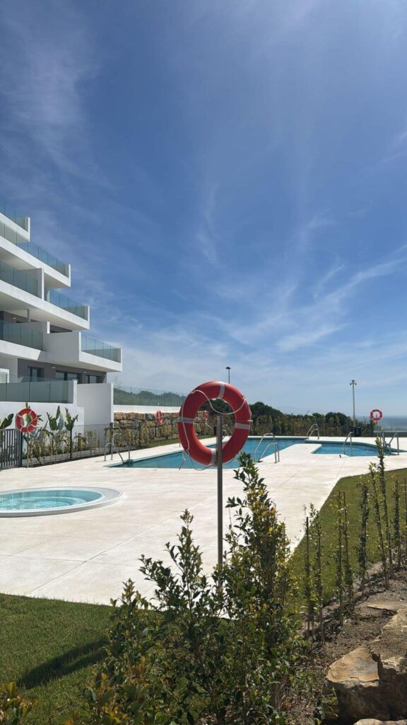 2-slaapkamer appartement in La Duquesa met zeezicht in La Duquesa - hoofdfoto