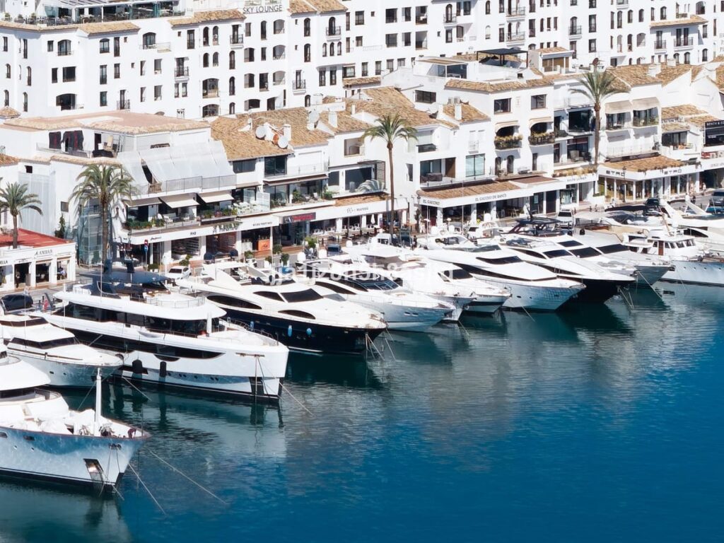 2 bedroom Apartment in Puerto Banús in Puerto Banús - hoofdfoto