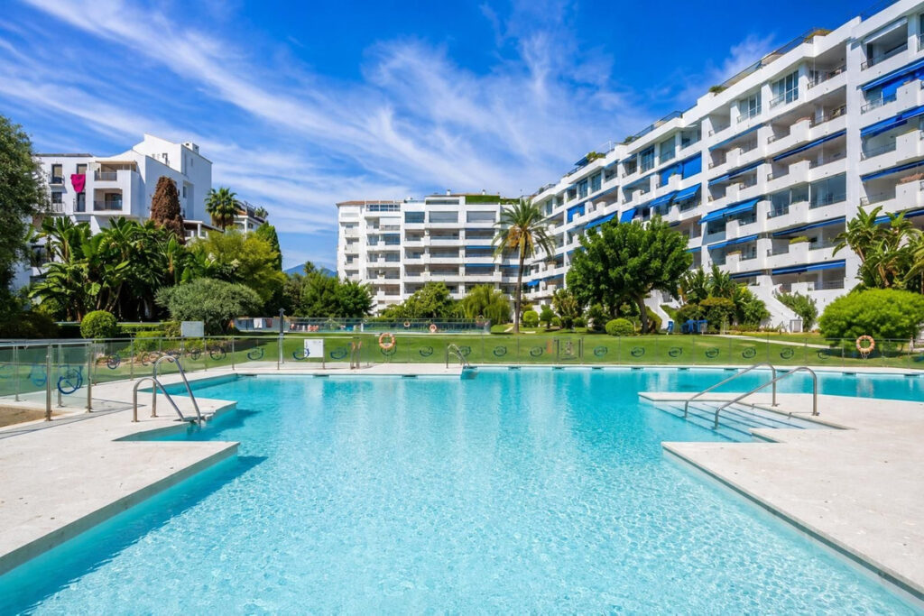 2 bedroom Apartment in Puerto Banús in Puerto Banús - hoofdfoto